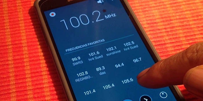 Cómo instalar y escuchar la radio en Samsung Galaxy S6, S7, S8, S9 y S10 2