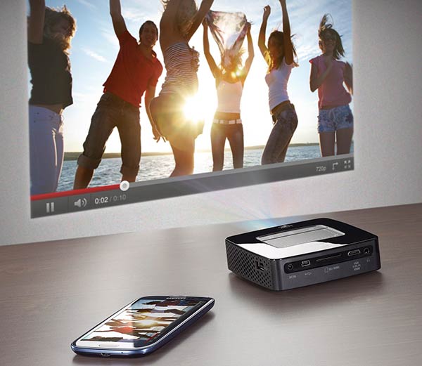 conecte el proyector a un teléfono inteligente Android