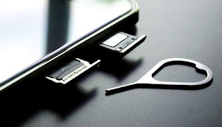 Desmontar la tarjeta SIM microSD Teléfono desmontado