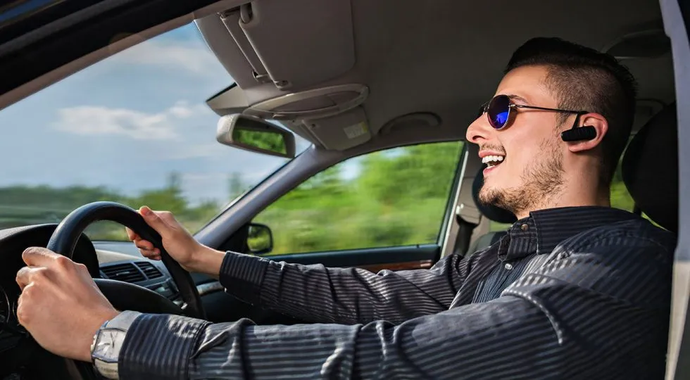 como realizar automaticamente llamadas con manos libres en el automovil