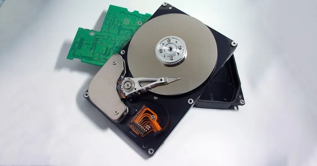 como reemplazar un disco duro para que su computadora este lista y funcionando en una hora