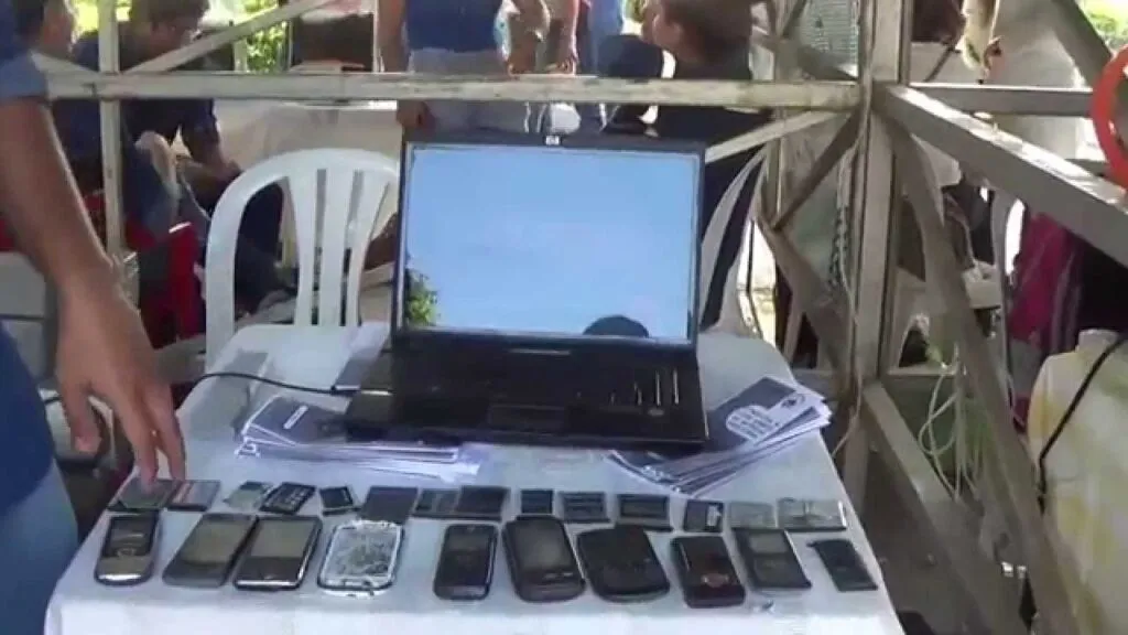 reciclar baterias de litio de telefonos inteligentes y computadoras portatiles