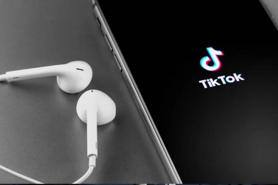 tiktok y aplicaciones para crear videos virales con canto y baile